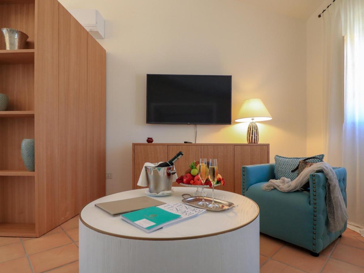 Hotel Borgo Smeraldo Арцахена Екстериор снимка